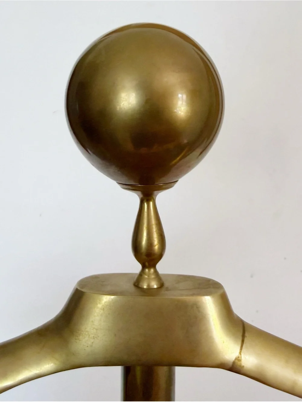 Vintage Hollywood Regency Brass Valet Stand Suit Wardrobe Floor Hanger